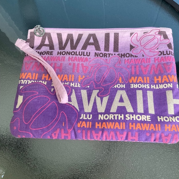 Hawaii North Shore Pink Wristlet Bag - Picture 1 of 5